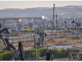 Constantes geopolíticas en oriente cercano y la guerra del petróleo Constantes geopolíticas en oriente cercano y la guerra del petróleo