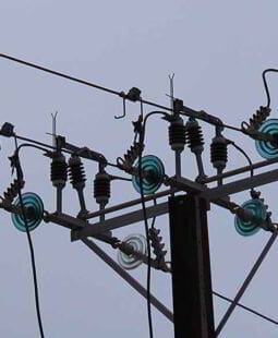 Administración de riesgos financieros en dos empresas generadoras de energía