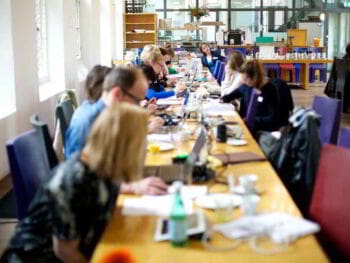 Nuevas formas de organización del trabajo NFOT. Nuevas formas de organización del trabajo NFOT.