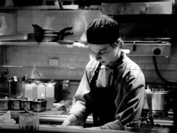 Gestión por competencias para la evaluación del desempeño en servicios de gastronomía