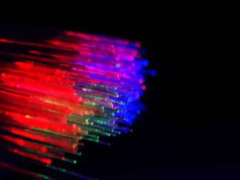 Historia de la fibra óptica