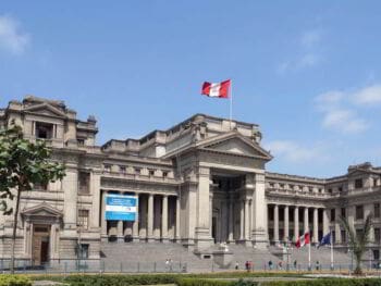 Auditoria integral para controlar la corrupción en los gobiernos regionales del Perú