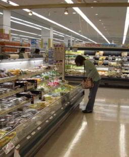 Comportamiento del consumidor, proceso de toma de decisiones del consumidor y variables que inciden en él