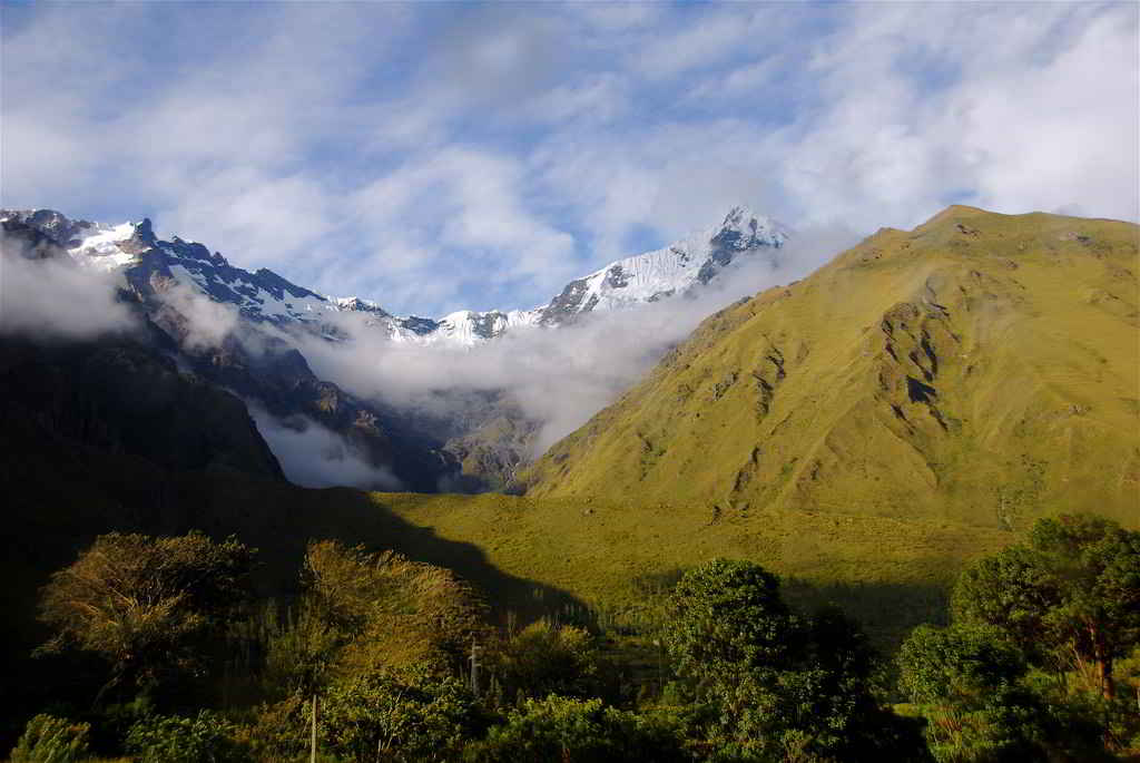 Горные районы природные условия. Колумбия горы Анды. Центральная Кордильера (Колумбия). Анды андийские Кордильеры. Горы Анды Венесуэла.