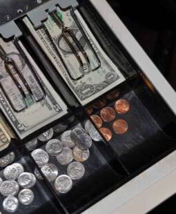 Presupuesto de efectivo para prevenir déficits o excesos de efectivo