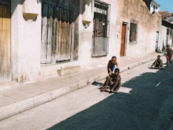 Cómo preparar a los profesores en el empleo de software educativo. Caso «A jugar», Cuba