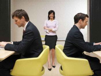 Mujeres Directivas superando las “barreras invisibles” Mujeres Directivas superando las “barreras invisibles”
