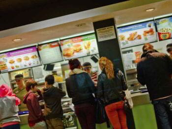 Aplicación de la administración de operaciones en comidas rápidas