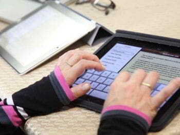 6 formas de ganar dinero entregando servicios en el Internet