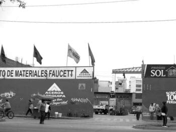 Normas tributarias y gestión eficaz de empresas comerciales de Lima