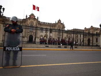 Sistema de control para la mejora continua de la policía del Perú