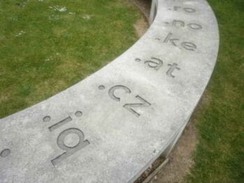 Qué son los nombres de dominio. ¿Porqué debe registrar el suyo?