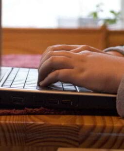 Marketing con artículos para promover productos y servicios en Internet