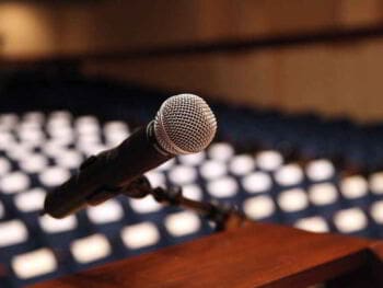 4 consejos para hablar en público con confianza y sin miedo
