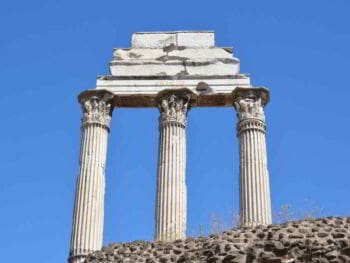 Paradigmas organizacionales; entre la innovación y la tradición Paradigmas organizacionales; entre la innovación y la tradición