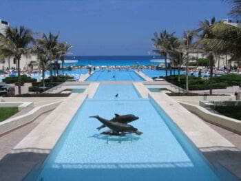 Economía del destino turístico de convenciones de Cancún México