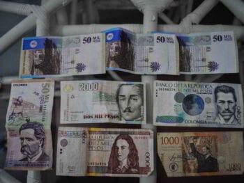 Descuentos sobre el salario mínimo legal vigente en Colombia