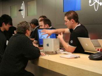 Atención y servicio al cliente. Momentos de verdad y comunicación Atención y servicio al cliente. Momentos de verdad y comunicación