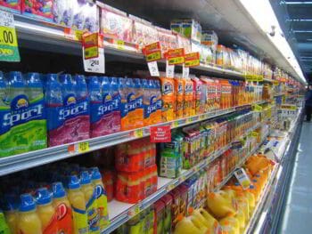 Tabla de soluciones a un problema en una tienda de autoservicio Tabla de soluciones a un problema en una tienda de autoservicio