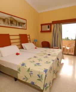 Capacitación en los departamentos de Ama de Llaves en los hoteles de Cuba