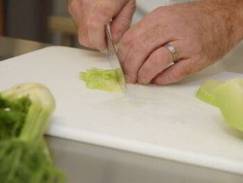 Dotación de utensilios en cocinas y restaurantes