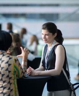 5 estrategias clave para poder vivir de una profesión de servicio a los demás