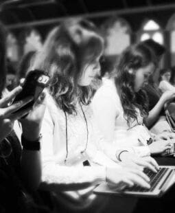 Reinventando el periodismo en la era del Internet