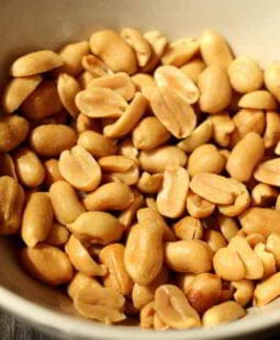 Negocio de producción de Turrones de Maní en Cuba