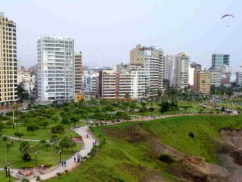Contabilidad financiera y toma de decisiones en las grandes empresas de Lima Perú