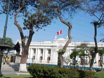 Facultades legislativas y su impacto en el clima de negocios en el Perú