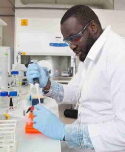 El modelo de negocio de las EBT biotecnológicas