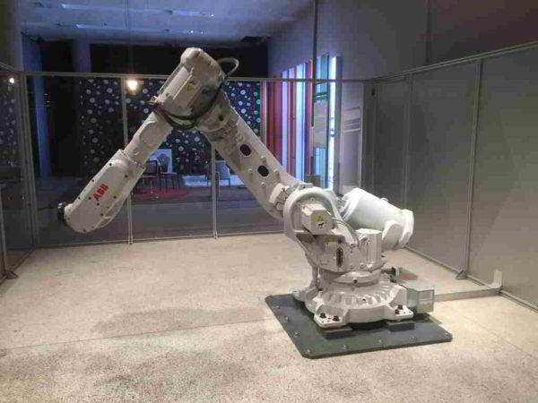 Lenguajes de programación de robots industriales. Del