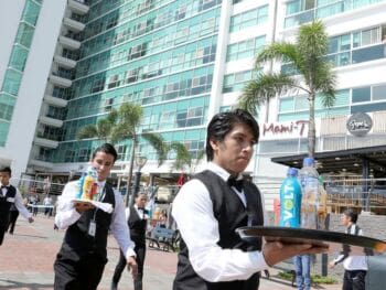 Los 7 hábitos del mesero altamente efectivo