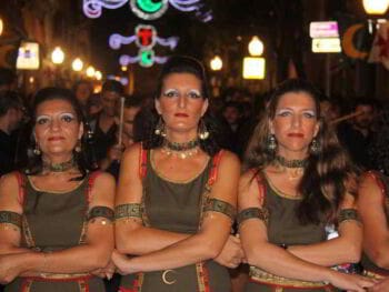 Vestimenta y estilo: Dos caras de una moneda Vestimenta y estilo: Dos caras de una moneda