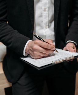 ¿Qué se necesita para comprar autos seminuevos?