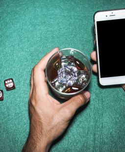 ¿Podrían sobrevivir las casas de apuestas si los jugadores hicieran solamente apuestas simples?