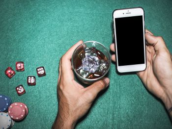 ¿Podrían sobrevivir las casas de apuestas si los jugadores hicieran solamente apuestas simples?